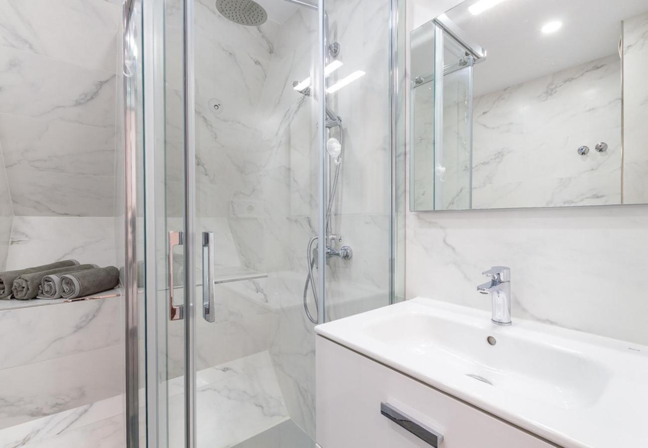 Reformado Apartamento En El Centro Con Vista Al Mar ตอร์เรโมลิโนส ภายนอก รูปภาพ